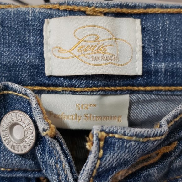 Levi's 512 Perfectly Slimming Denim Capris Size 6 EUC - Picture 3 of 7